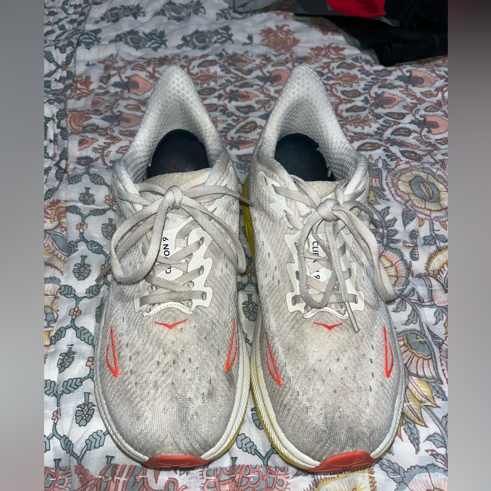 HOKA Clifton 9